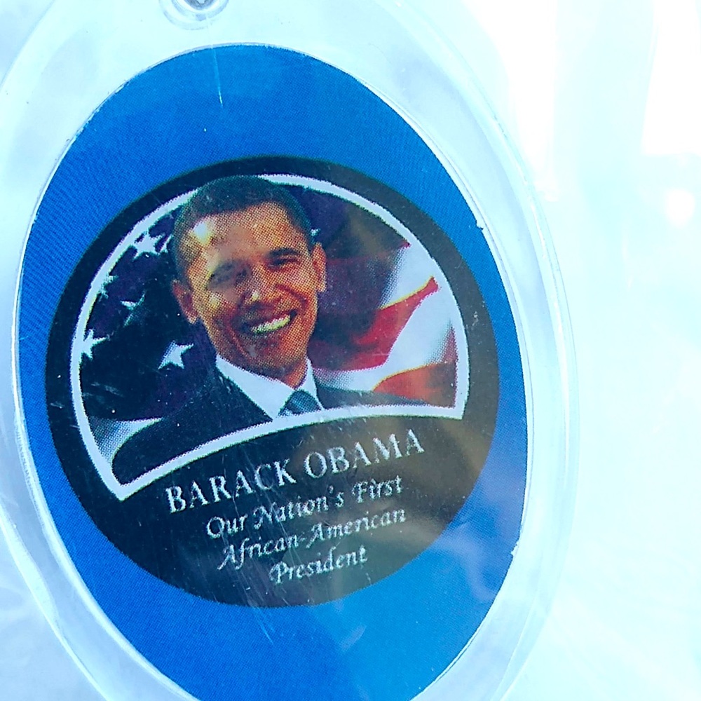 Barack Obama Necklace blue.